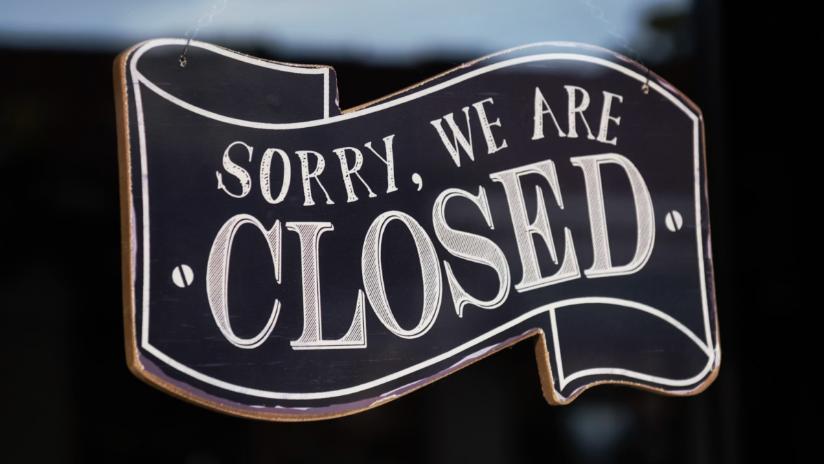 Three Protocols Now Take Nearly 80% of Crypto App Revenue as Exchanges Shut Down