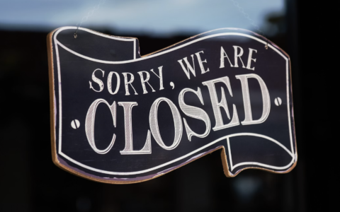 Three Protocols Now Take Nearly 80% of Crypto App Revenue as Exchanges Shut Down