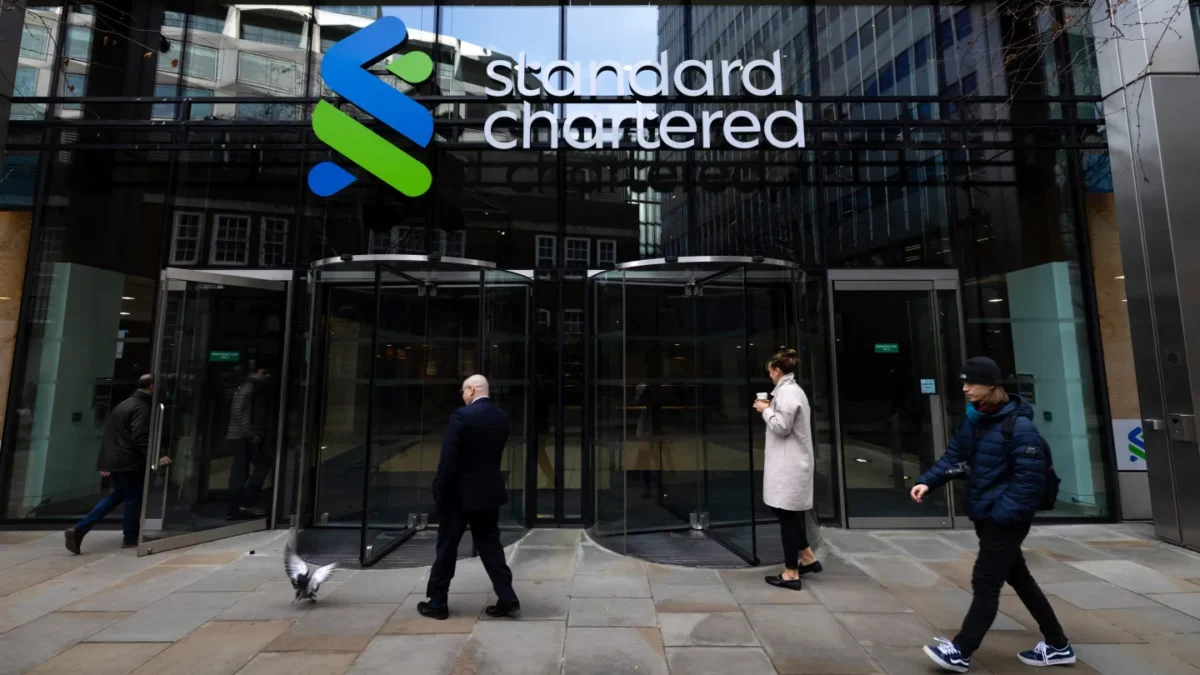 Standard Chartered Sets $200 Chainlink Target by 2030, Backed by $4 Trillion Tokenization Forecast