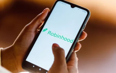 Robinhood Chain Fee Revenue Sinks as Transactions Dip Just 6%