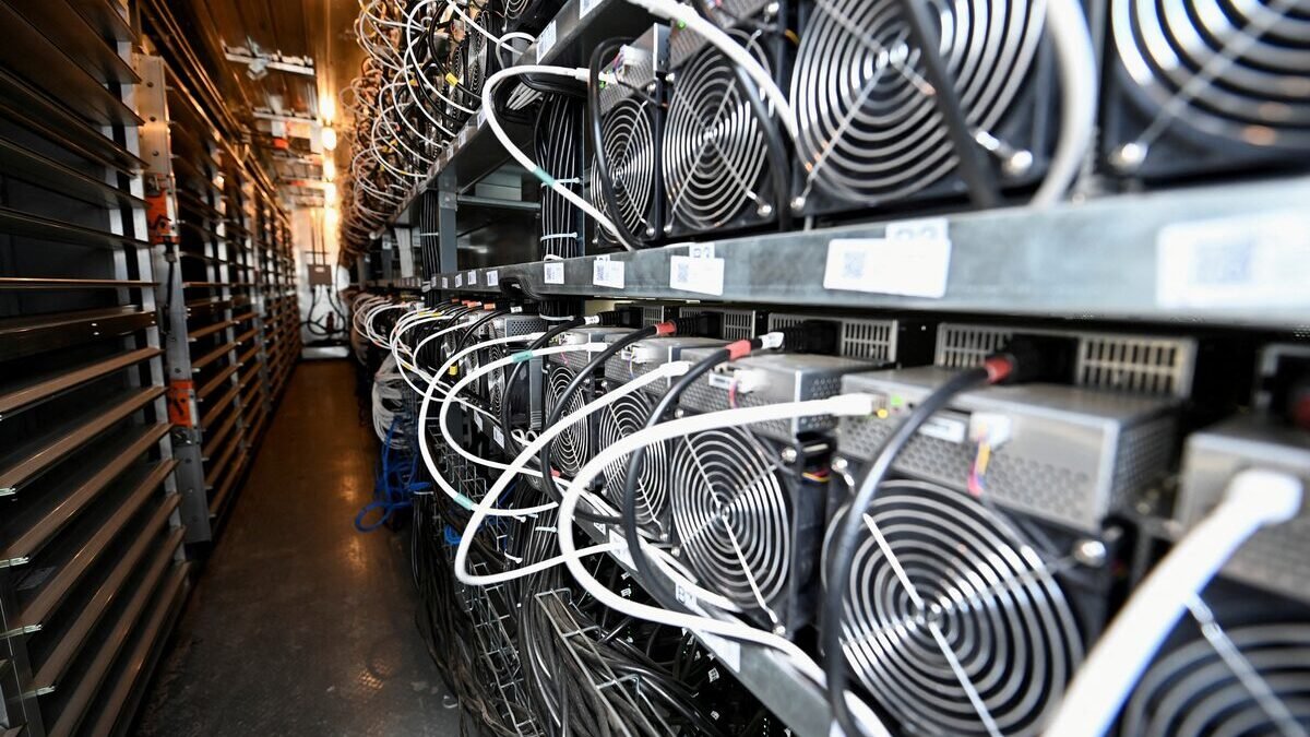Mexican Navy Raids Hidden Crypto Farm and Seizes 300 GPUs in Puebla
