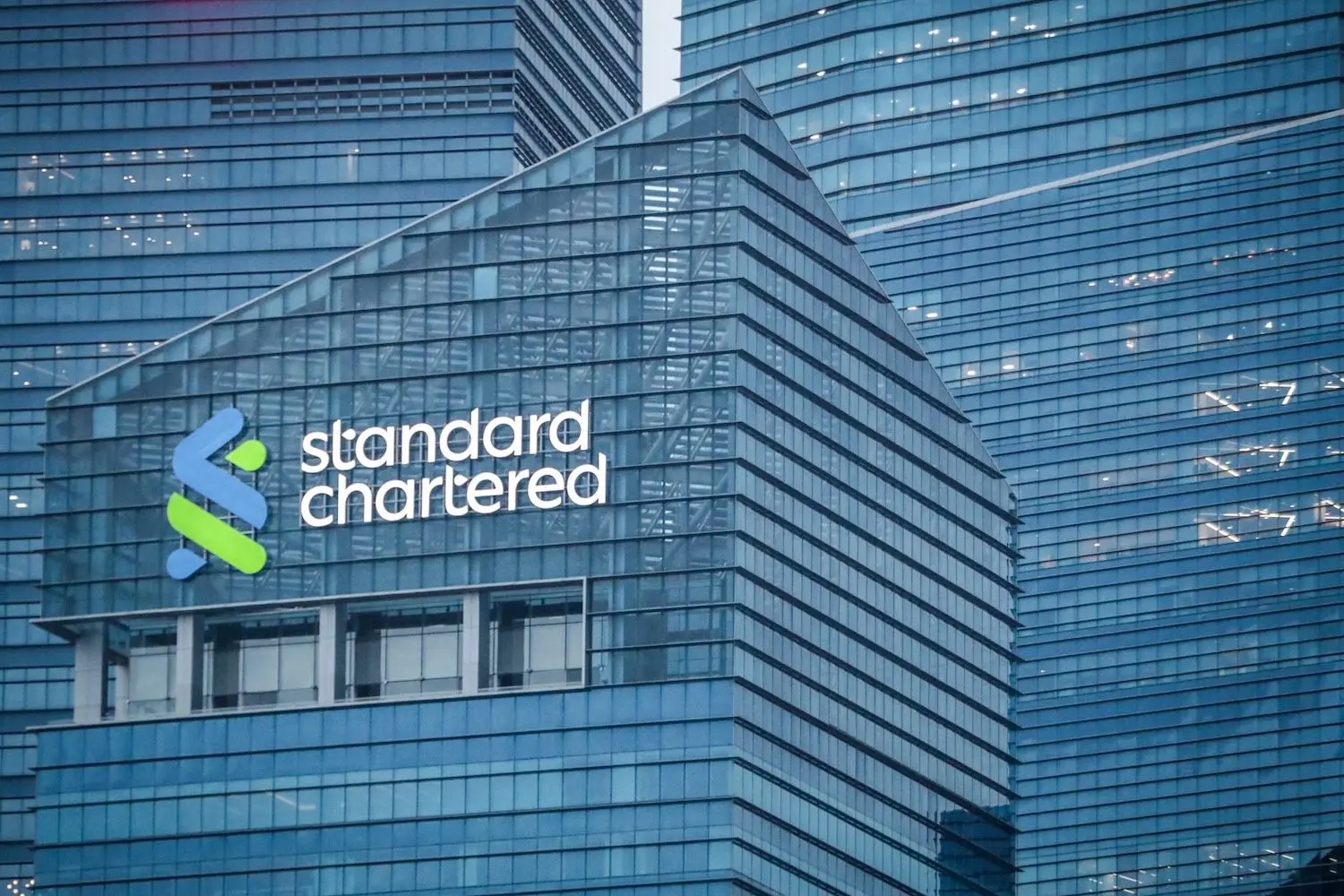 Standard Chartered Now Covers Sky and Likens It to a Central Bank