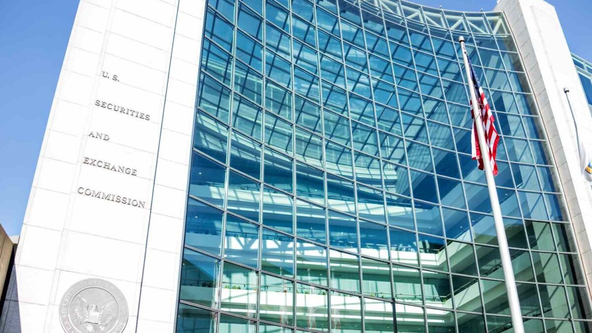 Tokenised Stocks Get Full Shareholder Rights and a 0.25% Ceiling