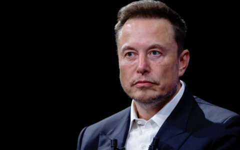 Musk Floats SpaceX and Tesla Merger With $2.5B in Bitcoin